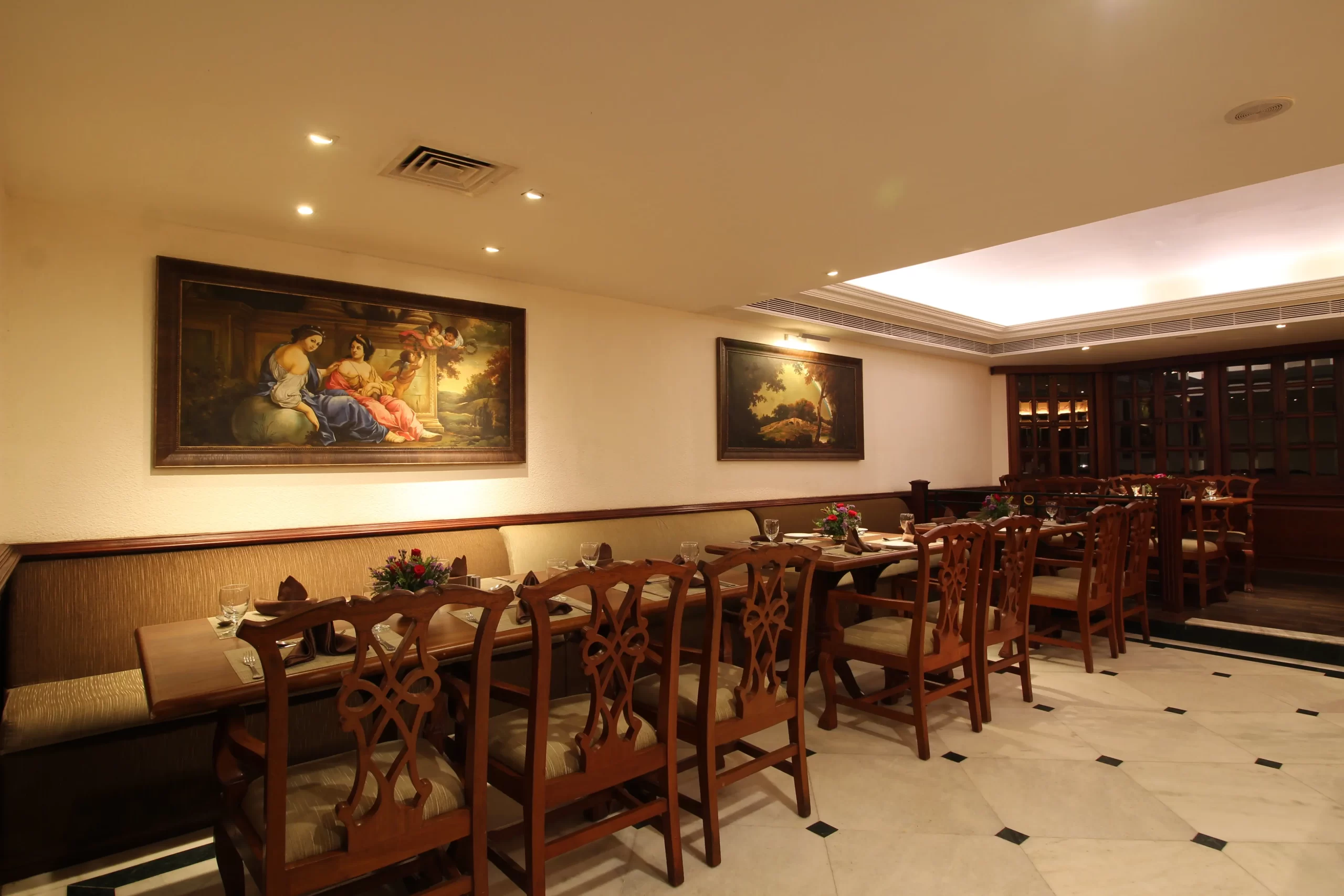 Restaurant-Regency3